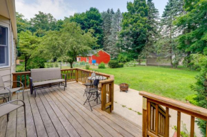 Hart Haven with Cozy Fireplace, Deck and Grill!